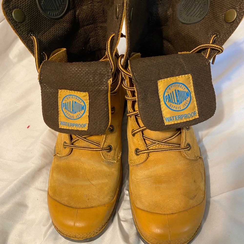 Palladium Yellow and Brown Waterproof Boots Men size 7 & Women’s size 9